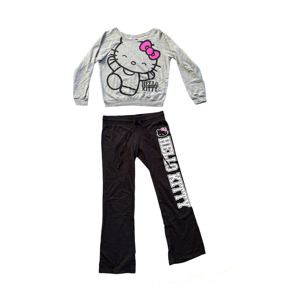 Hello Kitty Lounge Wear Set size: medium